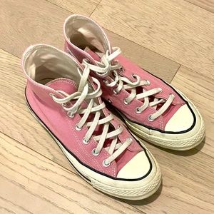 Converse High Top Sneakers in size 7